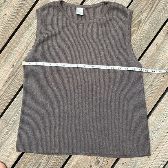 Stretchy sleeveless sweater S/M - Picture 5 of 6